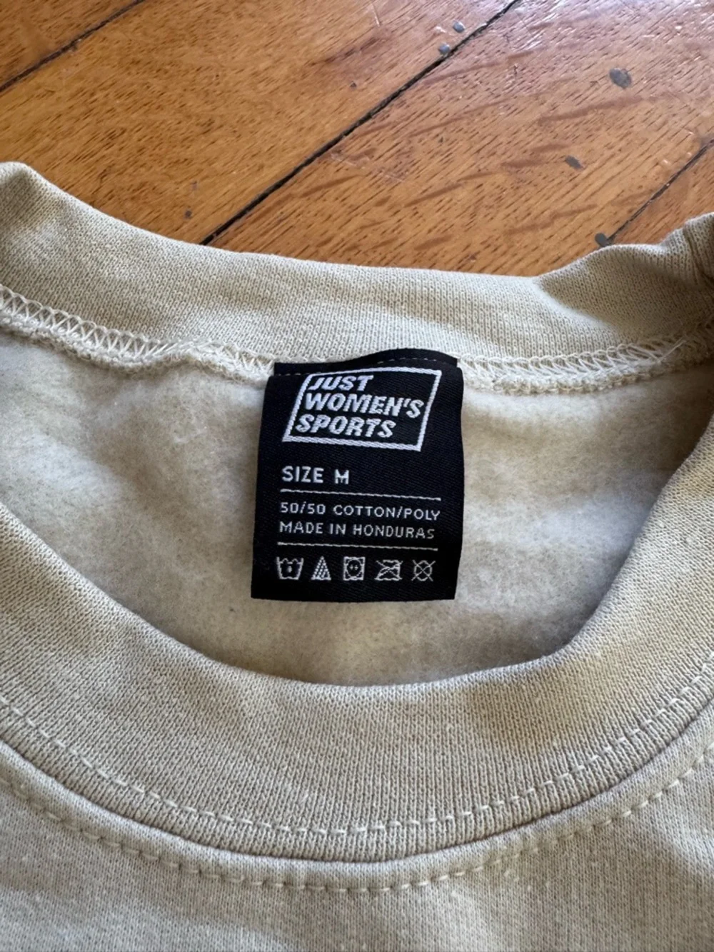 Just Women’s Sports Beige Crewneck Sweater M - Picture 3 of 7